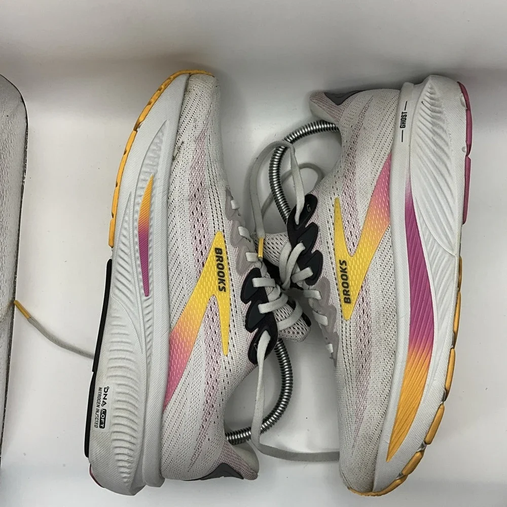 Size 9 - Brooks Ghost 17 Oyster Apricot‎ Pink W